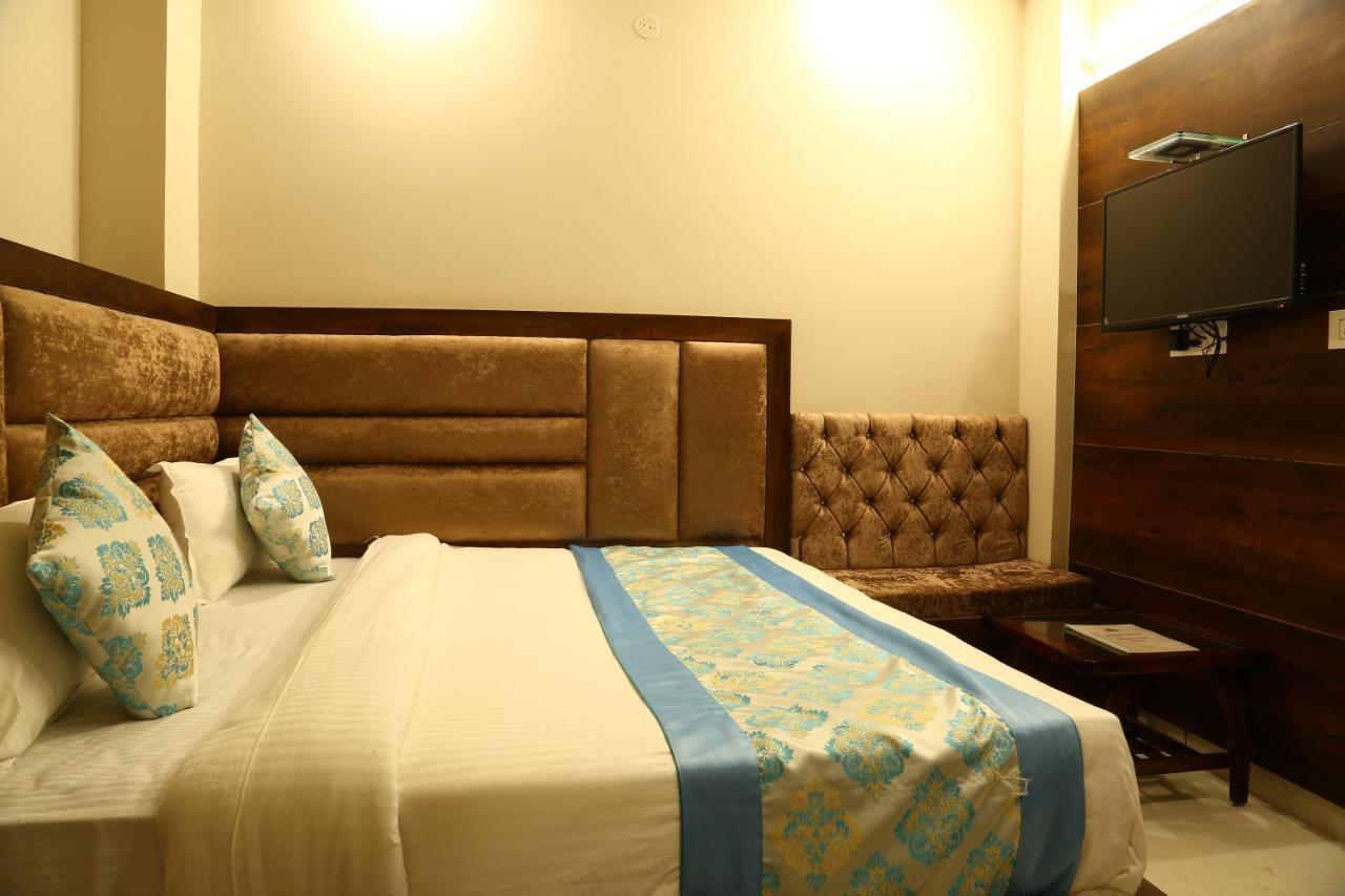 Hotel Kush Ganga - 50 Meter From Har Ki Pauri, Haridwar Ngoại thất bức ảnh
