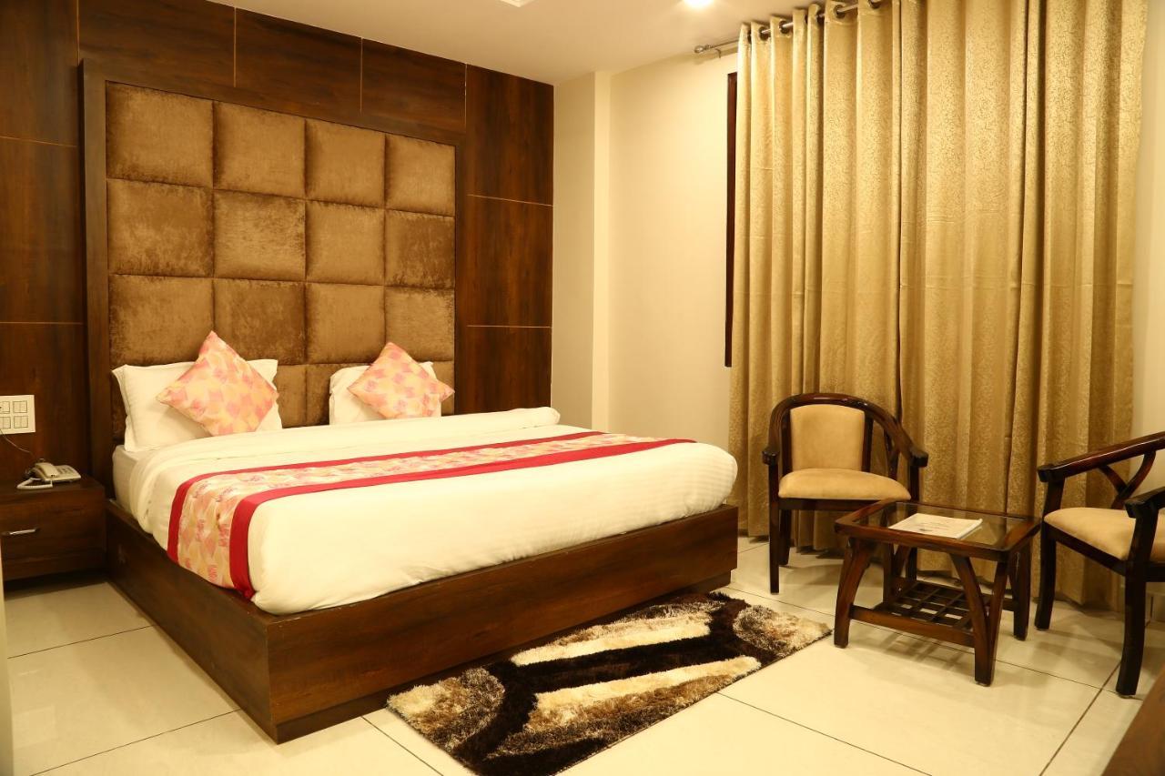 Hotel Kush Ganga - 50 Meter From Har Ki Pauri, Haridwar Ngoại thất bức ảnh