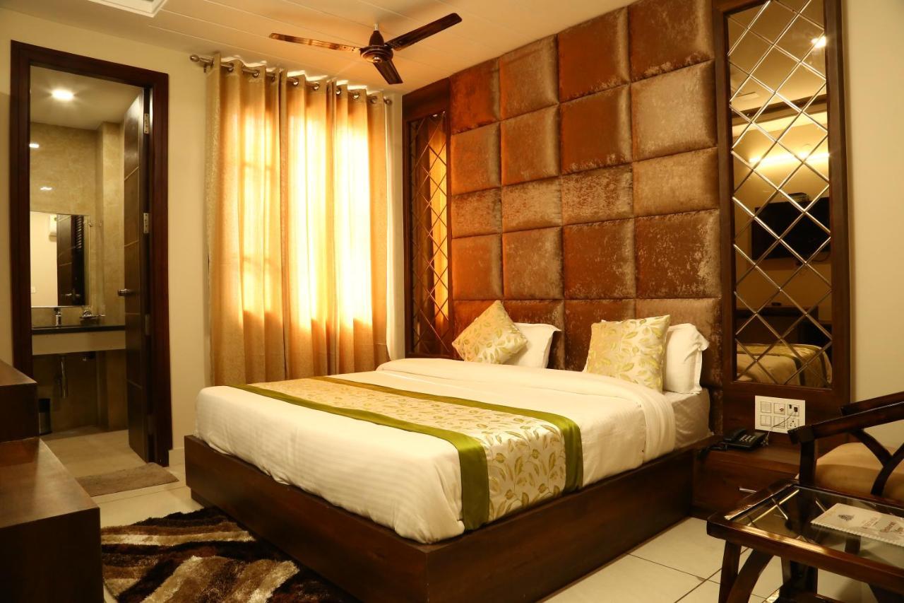Hotel Kush Ganga - 50 Meter From Har Ki Pauri, Haridwar Ngoại thất bức ảnh