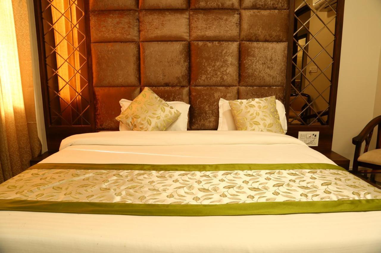 Hotel Kush Ganga - 50 Meter From Har Ki Pauri, Haridwar Ngoại thất bức ảnh