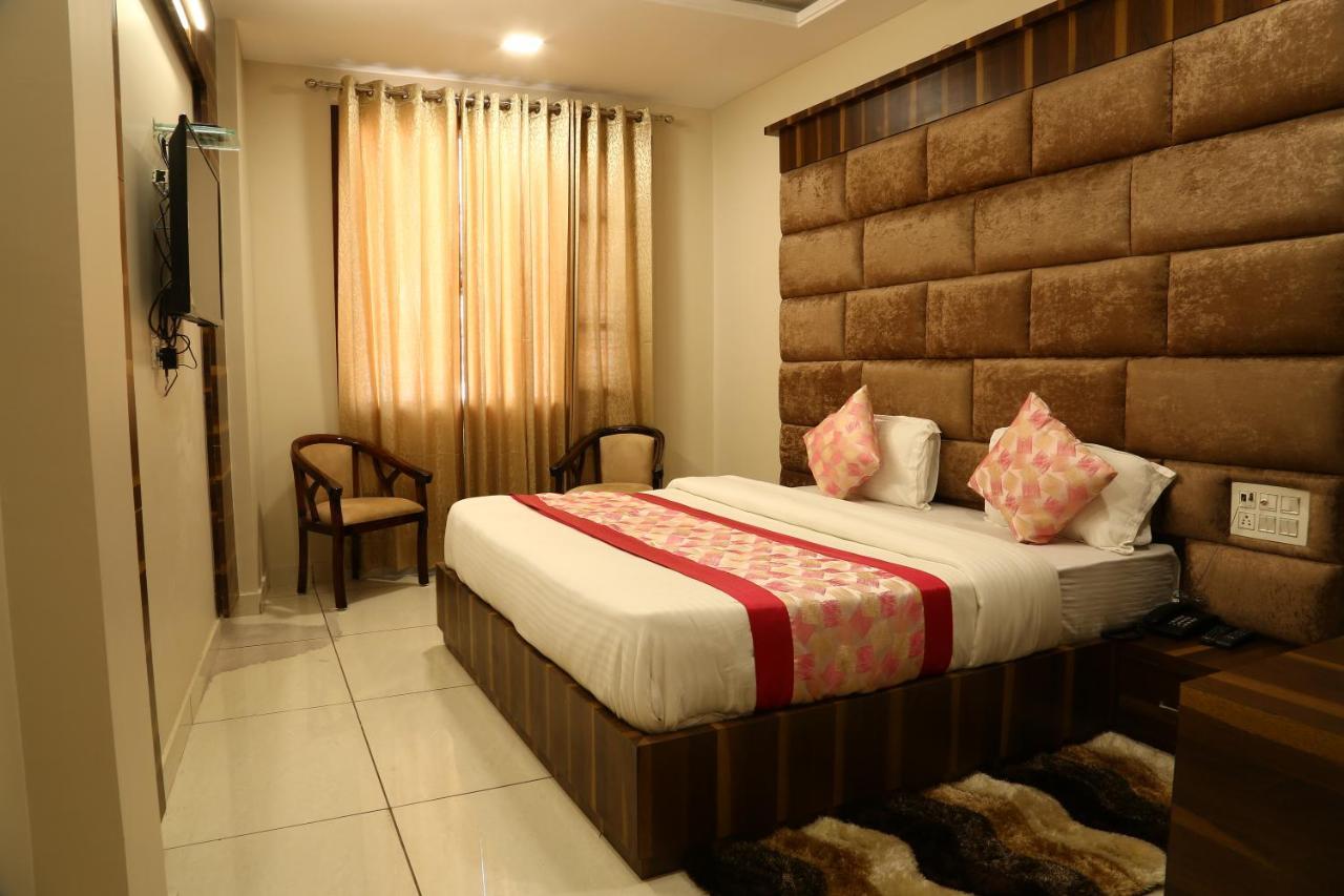 Hotel Kush Ganga - 50 Meter From Har Ki Pauri, Haridwar Ngoại thất bức ảnh